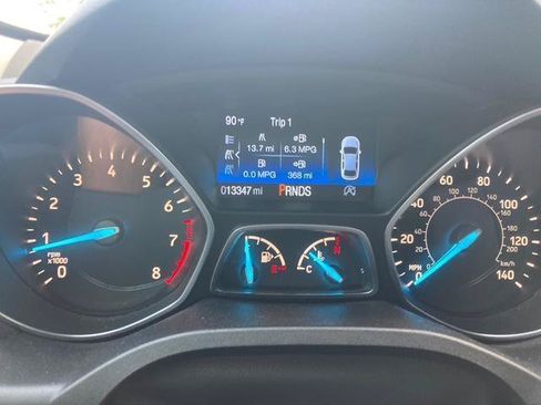 Used 2019 Ford Escape SE FWD image 18