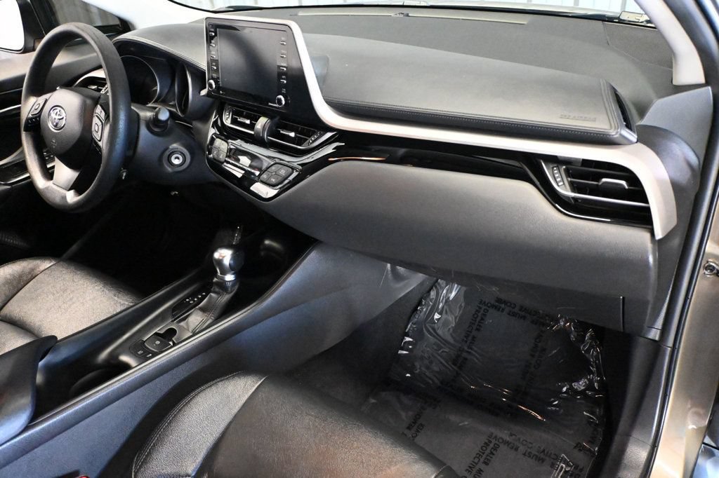 Used 2021 Toyota C-HR LE FWD image 10
