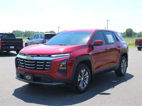 Used 2026 Chevrolet Equinox LT w/ LPO, Floor Liner Package AWD/4WD image 4