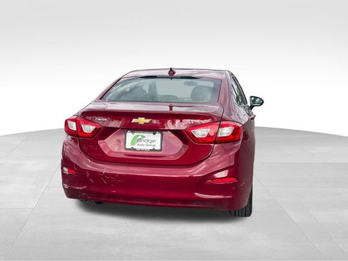 Used 2018 Chevrolet Cruze LT w/ Convenience Package FWD image 7