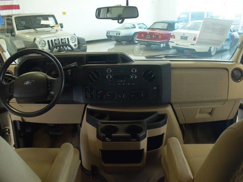 Used 2014 Ford E-350 and Econoline 350 XLT RWD image 52