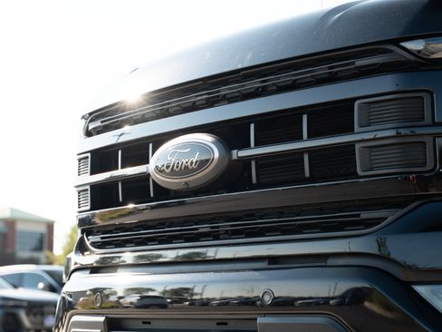 Used 2023 Ford F150 Platinum w/ Equipment Group 701A High AWD/4WD image 40