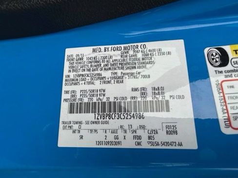 Used 2012 Ford Mustang GT Premium w/ HID Headlamps & Security Pkg RWD image 19