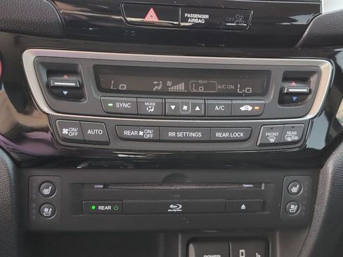 Used 2018 Honda Pilot Elite image 19