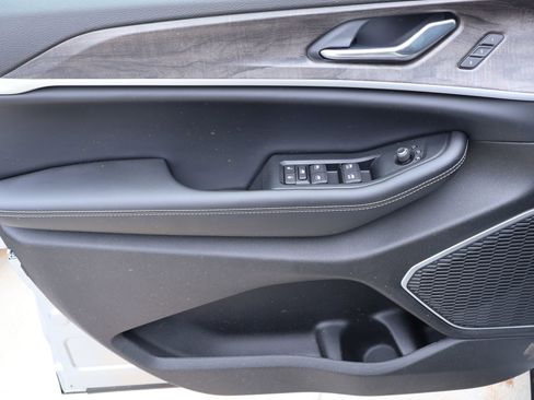 New 2026 Jeep Grand Cherokee Limited AWD/4WD image 17