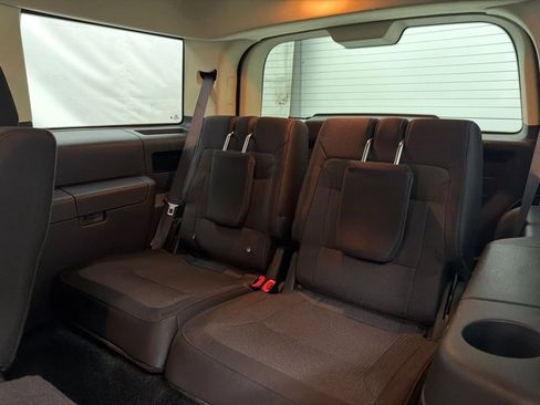 Used 2019 Ford Flex SE FWD image 19