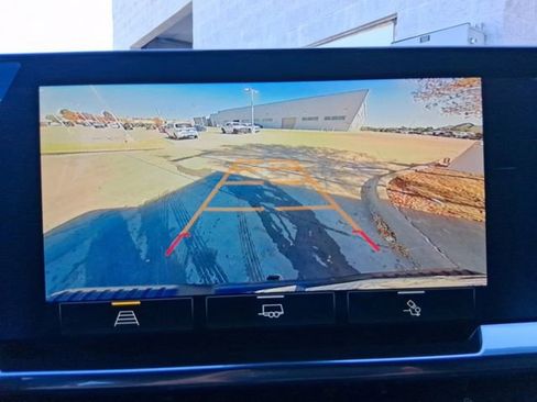 Used 2024 Chevrolet Silverado 1500 LT Trail Boss w/ Convenience Package II image 9