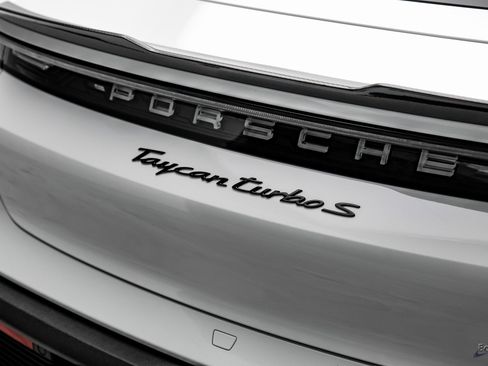 Used 2020 Porsche Taycan Turbo S image 30