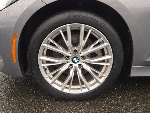 Used 2023 BMW 330i xDrive 330i xDrive w/ Driving Assistance Package image 18