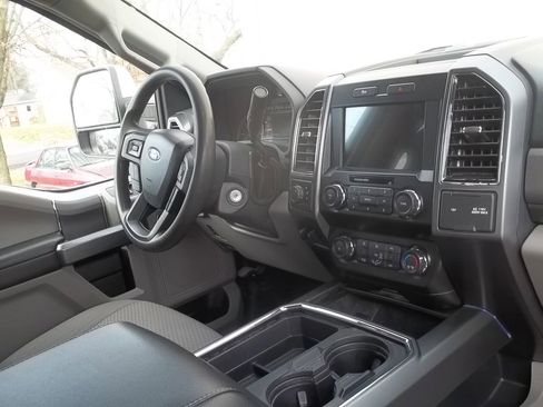 Used 2022 Ford F350 XLT w/ XLT Premium Package image 7