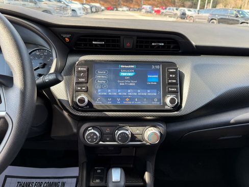 Used 2023 Nissan Kicks SV image 17