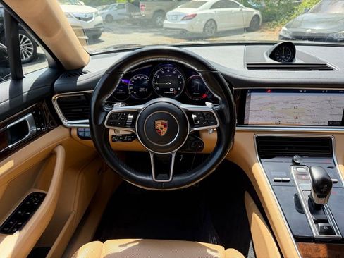 Used 2018 Porsche Panamera 4 w/ Premium Package Plus image 26