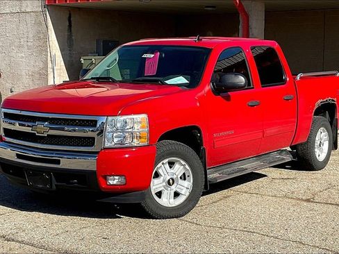 Used 2010 Chevrolet Silverado 1500 LT w/ Power Pack Plus image 2