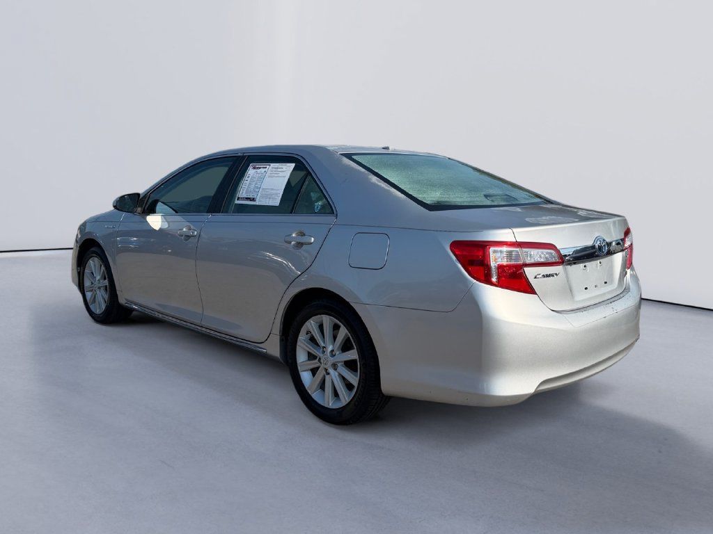 Used 2012 Toyota Camry XLE w/ Leather Pkg FWD image 5