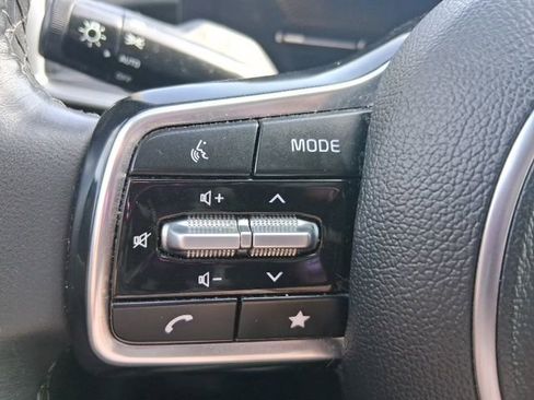 Used 2024 Kia Sorento S image 21