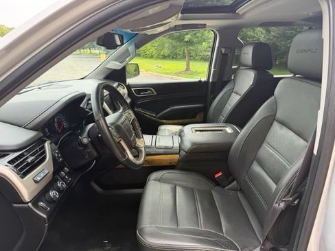 Used 2017 GMC Yukon Denali AWD/4WD image 11