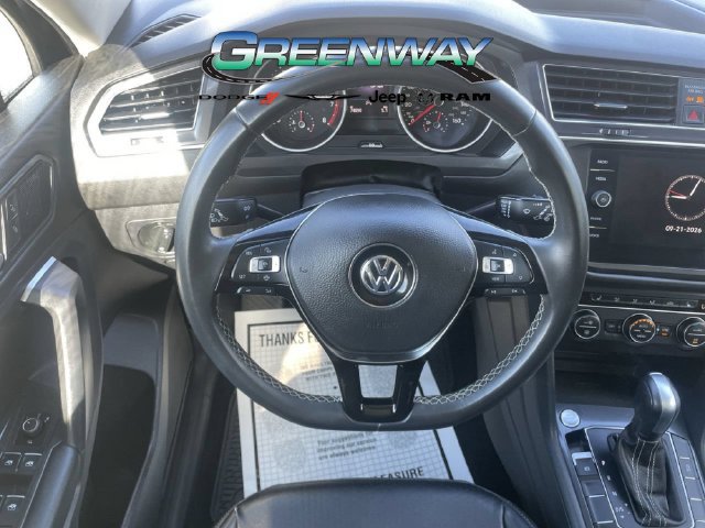 Used 2021 Volkswagen Tiguan SE w/ Panoramic Sunroof Package FWD image 13