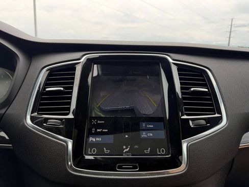 Used 2018 Volvo XC90 T6 Momentum w/ Convenience Package AWD/4WD image 9