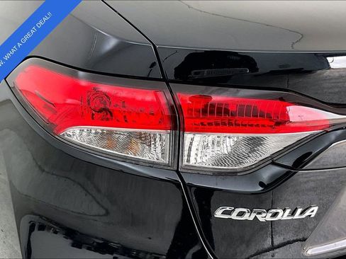 Used 2023 Toyota Corolla LE image 40