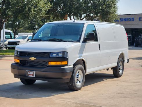 New 2025 Chevrolet Express 2500 w/ Safety Package image 4
