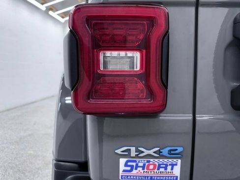 Used 2023 Jeep Wrangler Unlimited Sahara w/ Cold Weather Group AWD/4WD image 11