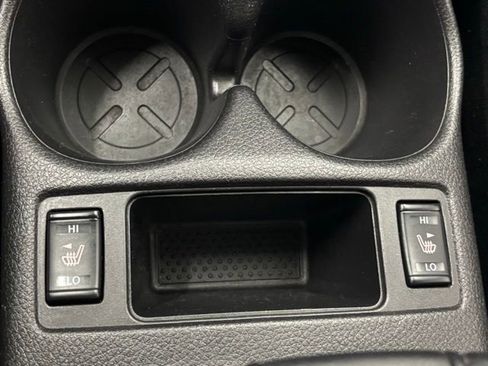 Used 2018 Nissan Rogue SV w/ Sun & Sound Touring Package image 30