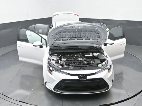Used 2026 Toyota Corolla LE image 28