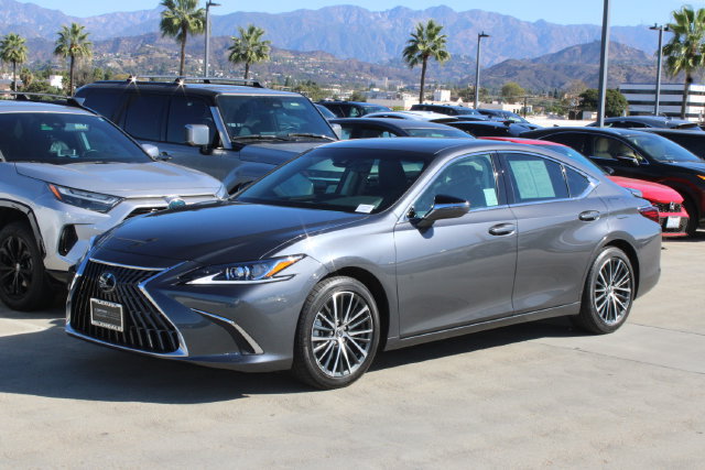 Certified 2025 Lexus ES 300h w/ Premium Package FWD image 3