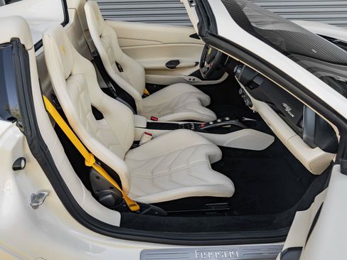 Used 2016 Ferrari 488 Spider RWD image 18