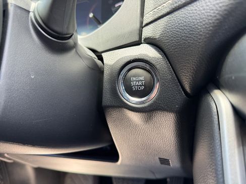 Used 2025 Toyota RAV4 XLE AWD/4WD image 5