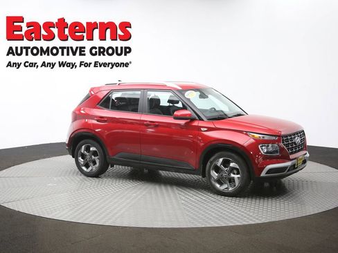 Used 2022 Hyundai Venue Limited image 47