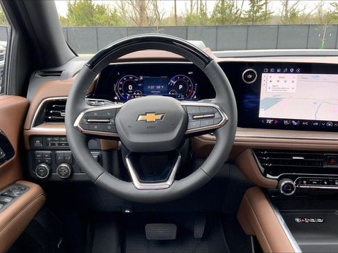 New 2026 Chevrolet Suburban High Country AWD/4WD image 13