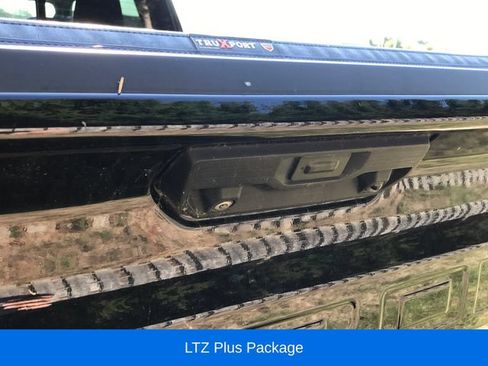Used 2023 Chevrolet Silverado 1500 LTZ AWD/4WD image 5
