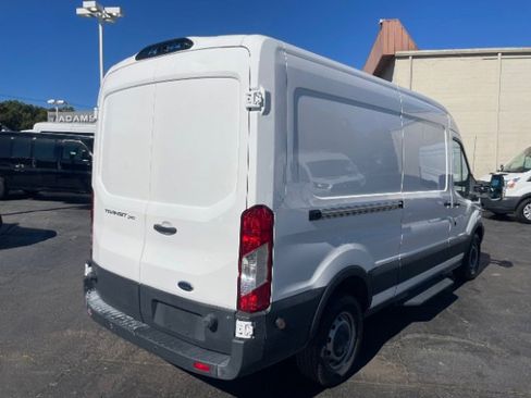 Used 2018 Ford Transit 250 w/RH Sliding Door Medium Roof image 5