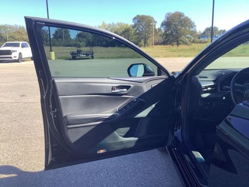 Used 2021 Toyota Avalon XSE image 25