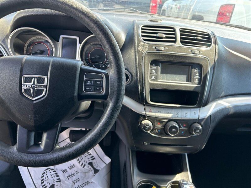 Used 2019 Dodge Journey SE FWD image 21