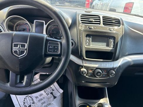 Used 2019 Dodge Journey SE FWD image 21