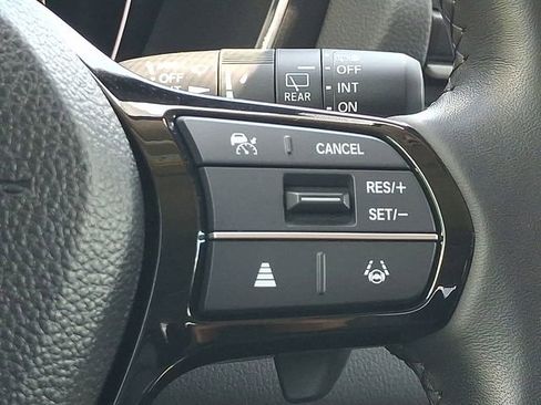 Certified 2025 Honda Pilot Touring image 18