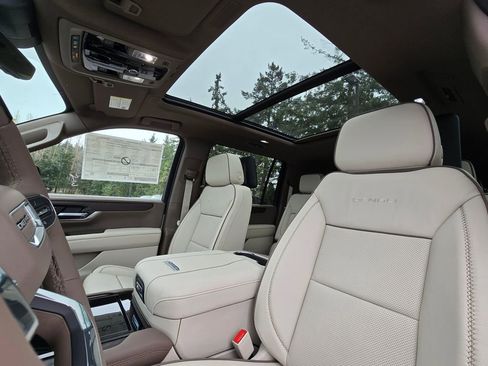 New 2026 GMC Yukon XL Denali w/ Denali Reserve Package image 24