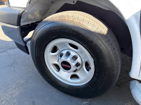 Used 2024 GMC Savana 2500 w/ Driver Convenience Package image 36