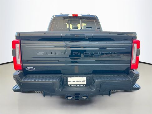 Used 2025 Ford F250 Platinum w/ FX4 Off-Road Package image 5