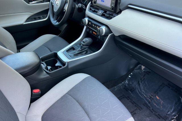 Used 2019 Toyota RAV4 XLE w/ Convenience Package FWD image 18