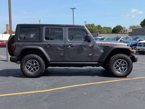 Used 2024 Jeep Wrangler Unlimited Rubicon w/ Technology Group AWD/4WD image 9