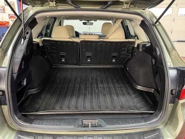 Used 2017 Subaru Outback 2.5i Limited AWD/4WD image 9