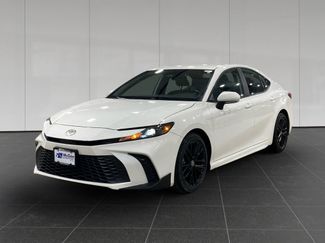 Used 2025 Toyota Camry SE video 1