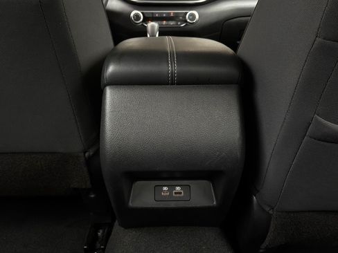 Used 2025 Nissan Altima 2.5 SV FWD image 13