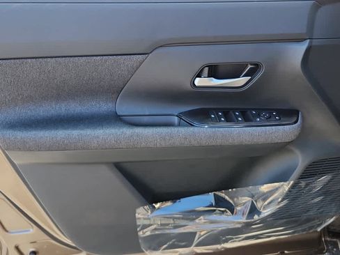 New 2025 Nissan Kicks SV w/ SV Premium Package image 9