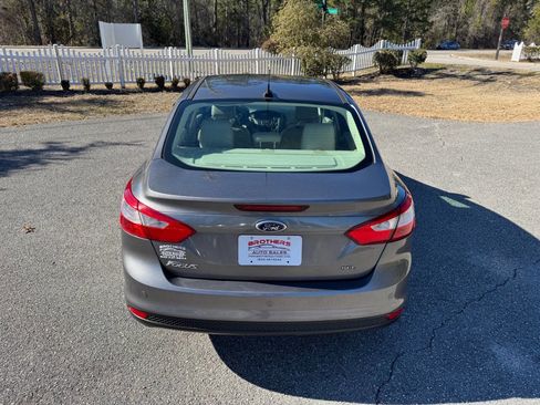Used 2012 Ford Focus SEL image 5