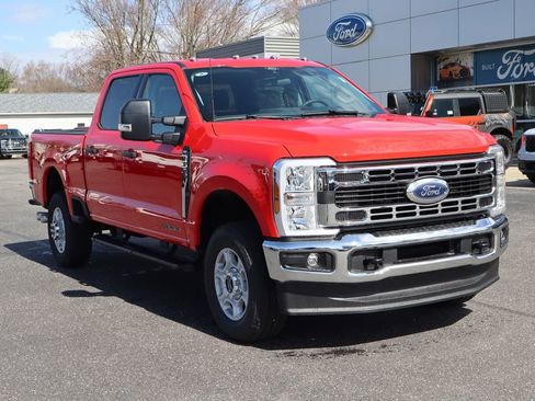 New 2026 Ford F350 XLT w/ FX4 Off-Road Package AWD/4WD image 2