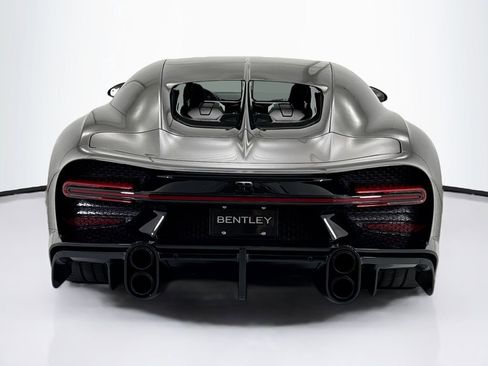 Used 2023 Bugatti Chiron Super Sport AWD/4WD image 6
